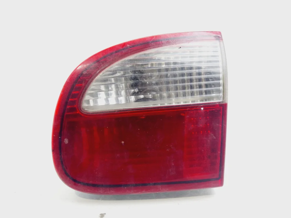 Gran Oferta PILOTO TRASERO DERECHO INTERIOR DAEWOO LANOS 96500232-8796333
