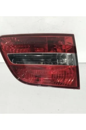 Entrega Rápida PILOTO PORTON TRASERO IZQUIERDO 28180102