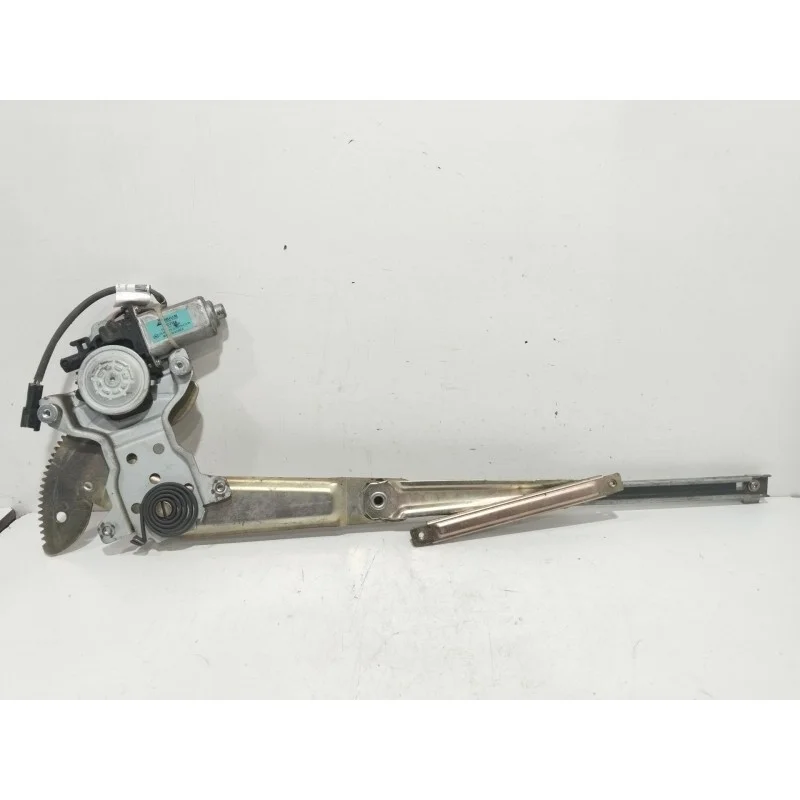 Oferta Limitada ELEVALUNAS DELANTERO DERECHO 824604D000