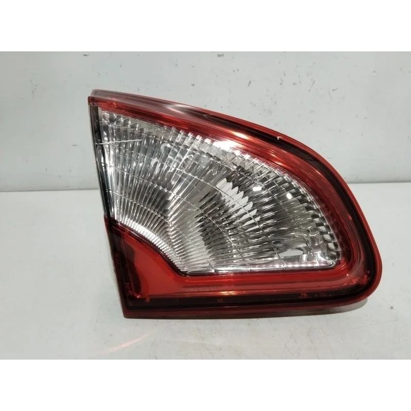 Marca Reconocida PILOTO PORTON TRASERO IZQUIERDO B26555BR01A